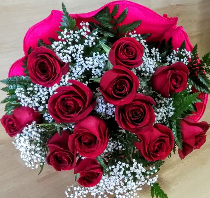 Ramos de flores y rosas rojas para el día de San Valentín