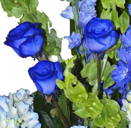 Ramos y centros florales con rosas azules