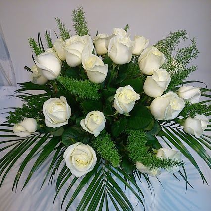 Docena de rosas blancas