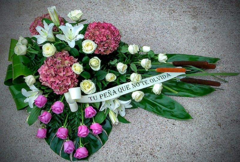 Flores de difuntos para el tanatorio de Bermillo de Sayago