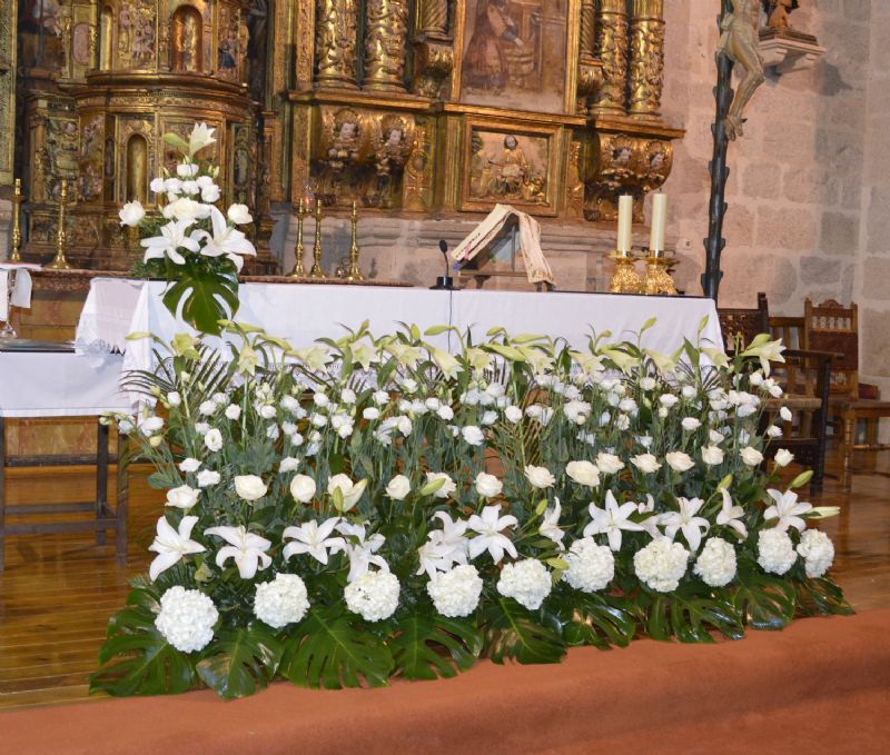 Flores para boda en la Iglesia de Almeida