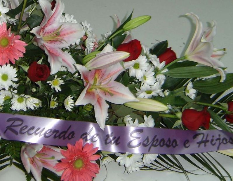 Envío de ramos y coronas de flores funerarias al tanatorio de Torrelavega