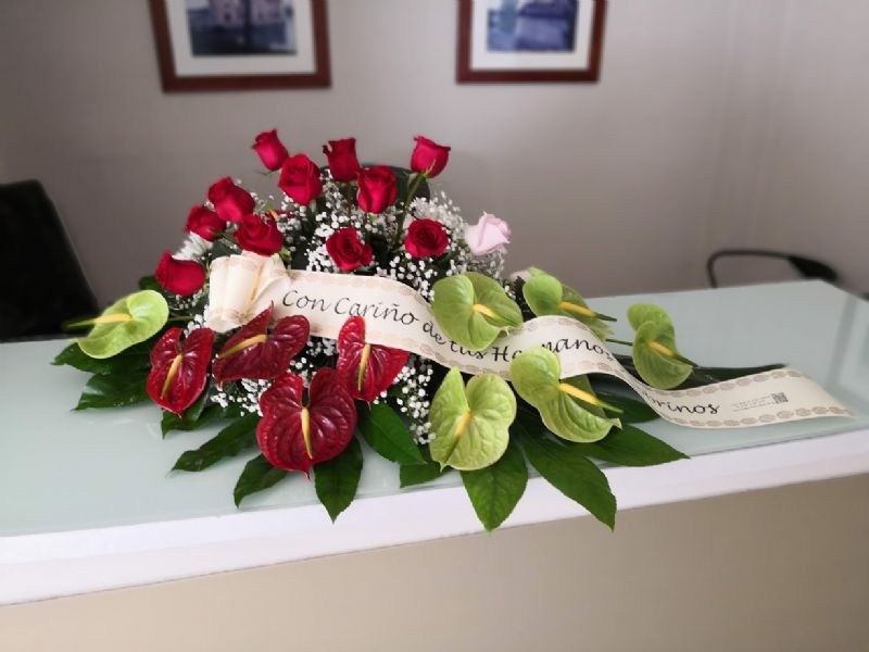 Centros de flores para difuntos de la floristería de Alcañices