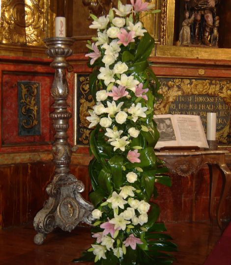 columna de flores para bodas