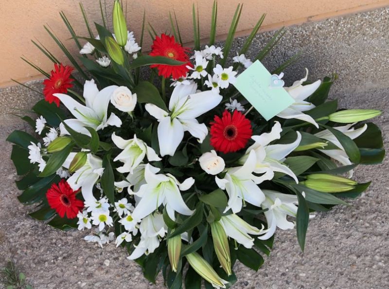 flores de la floristería de Sabadell para funeraria Torra
