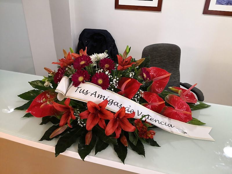 centro de flores para difuntos envo de la floristera al tanatorio de Getafe