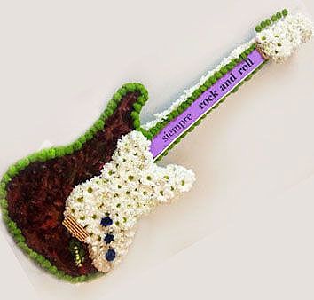 Guitarra de flores naturales