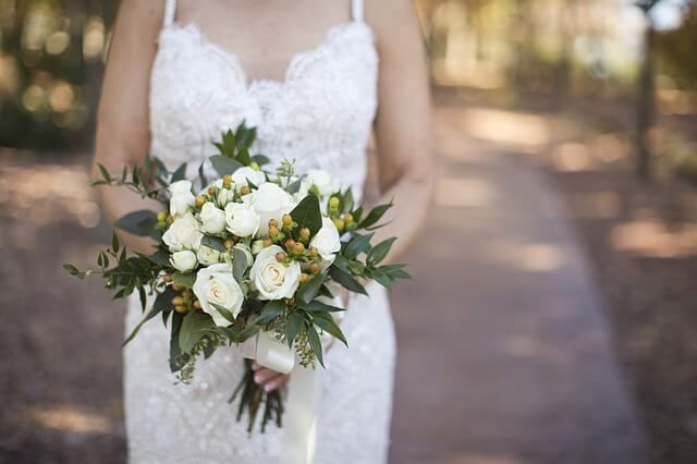 flores y ramo de novia para boda en invierno