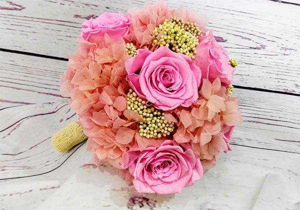 ramo de novia con flores preservadas